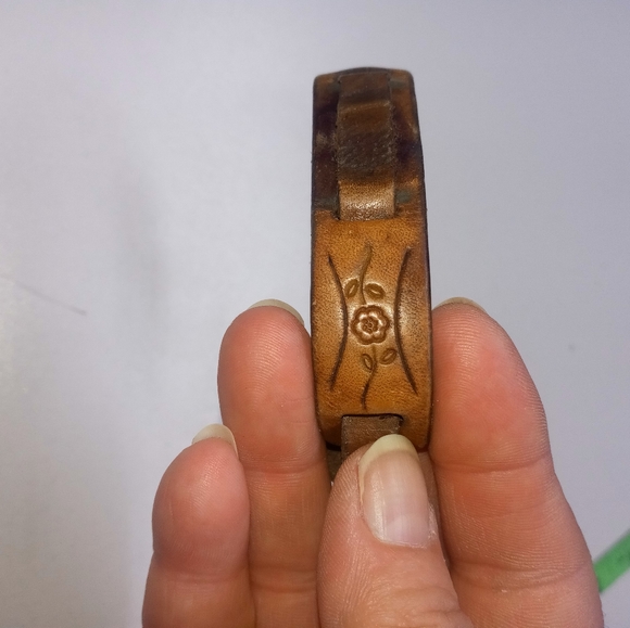 Assorted Jewelry- bracelets, necklaces, rings...11 pieces - Picture 7 of 16